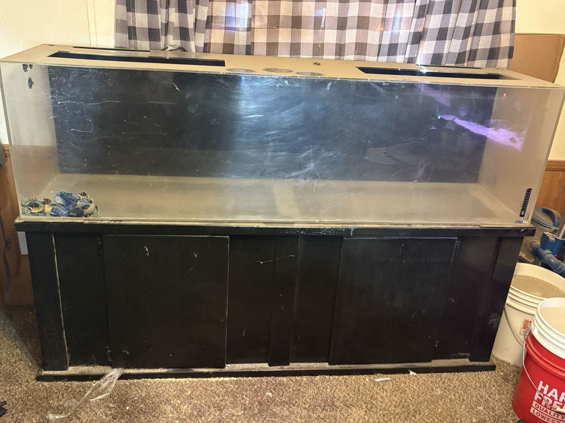 125 Gallon Fish Tank And Stand