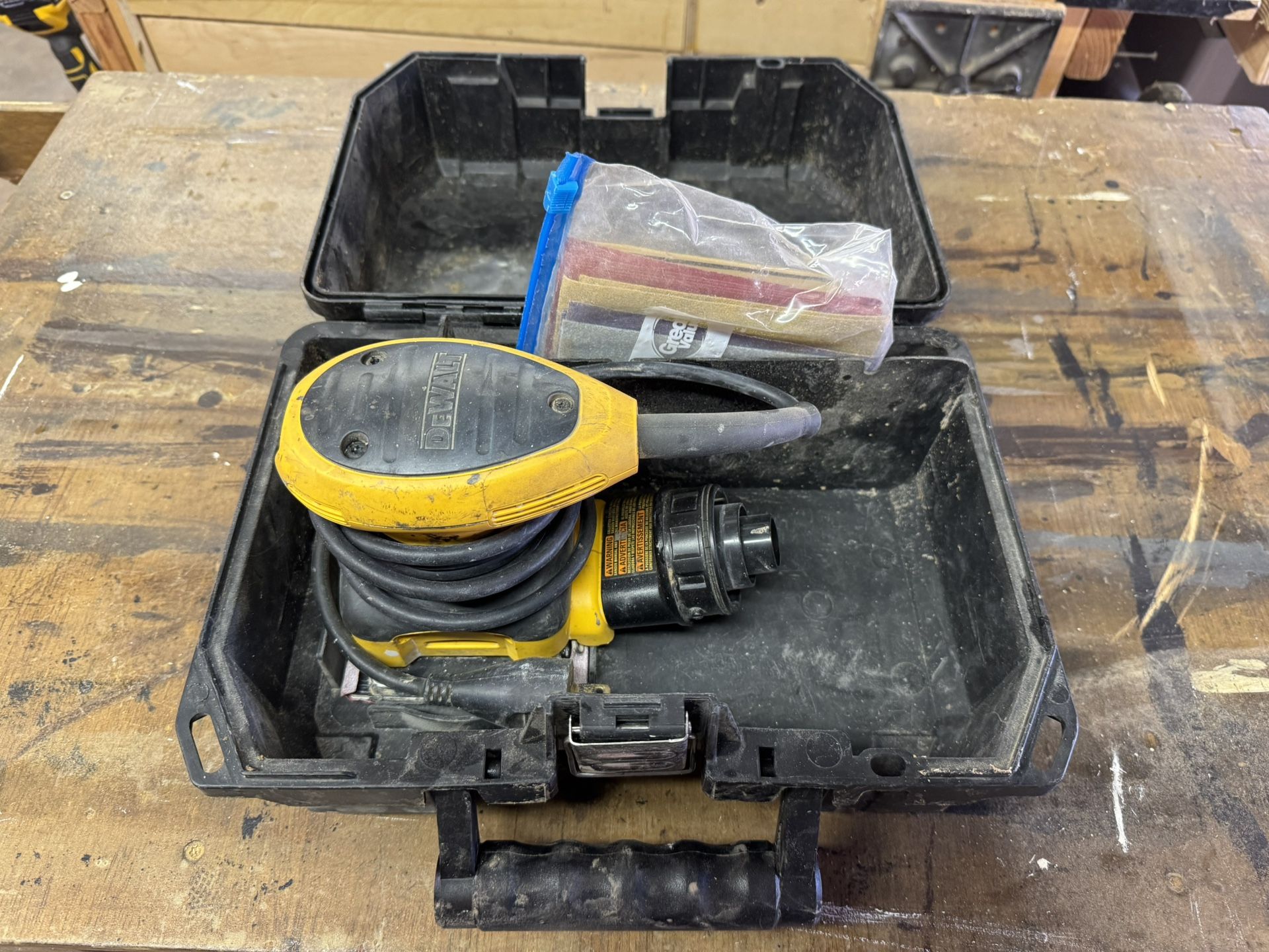 Dewalt Palm Sander