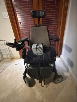 Electric wheelchair