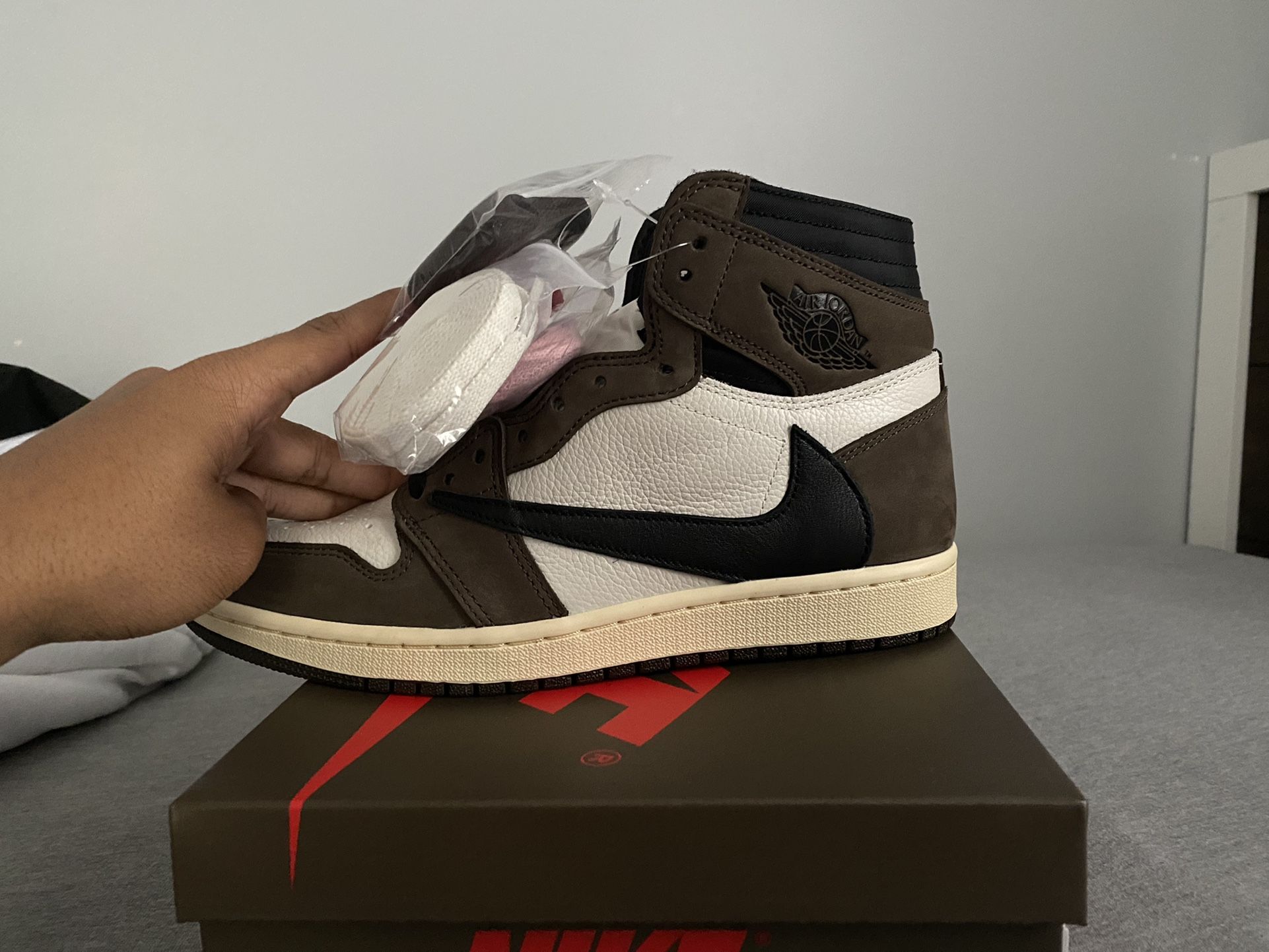 travis scott 1s price
