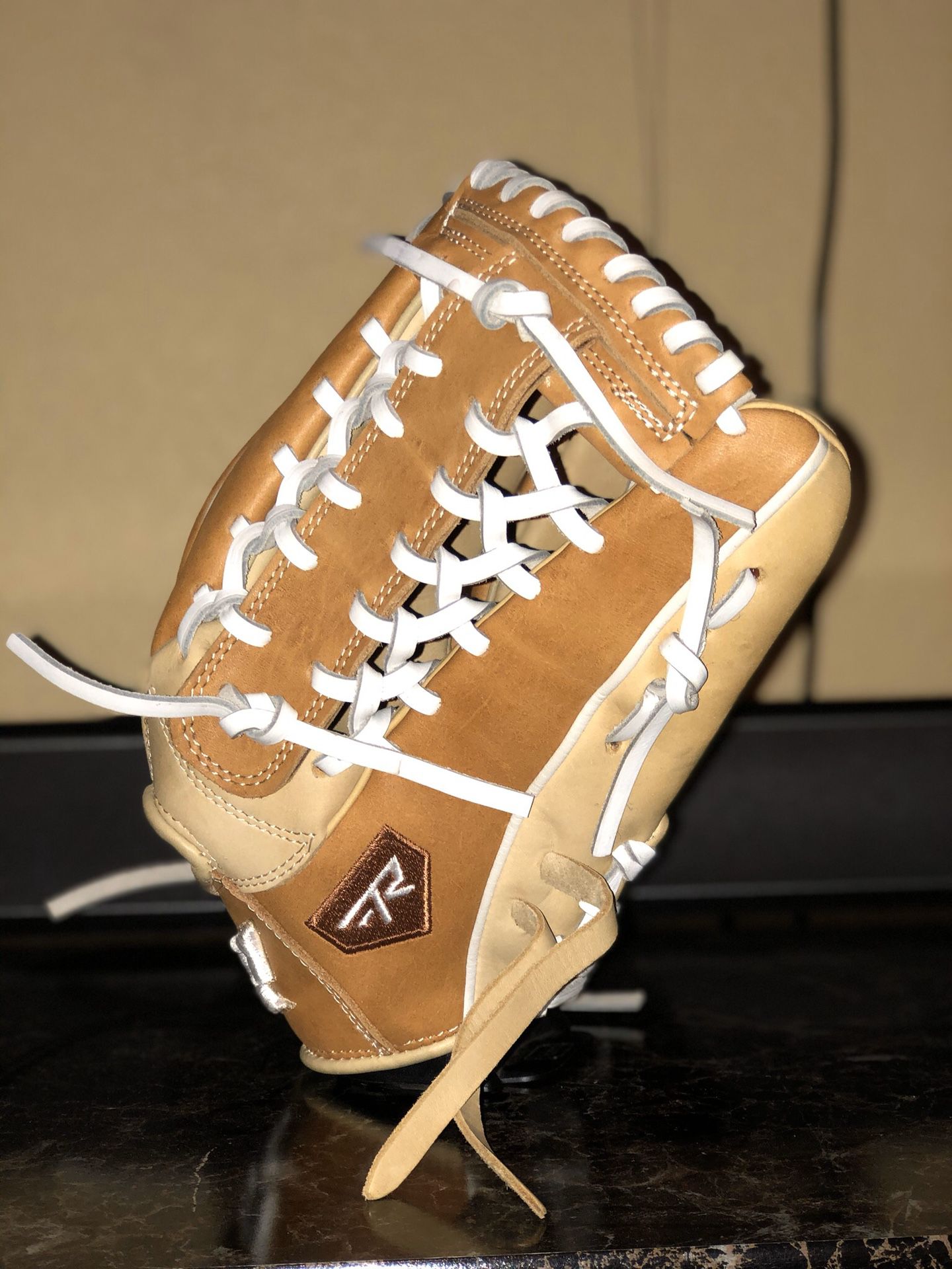 Baseball / Softball Gloves