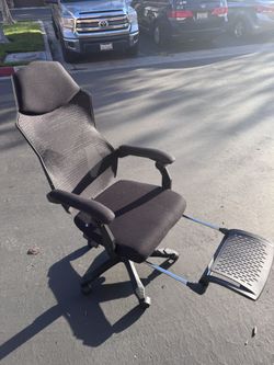 Gamer Gear Gaming Office Chair with Extendable Leg Rest, Black Fabric Upholstery