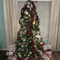 6.5 FT LED Pre-Lit Christmas Tree W/ Some Ornaments  And Skirt