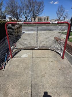 Regulation Sized Hockey Net(collapsible)