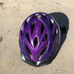 Girls helmet (6-8 yr old)
