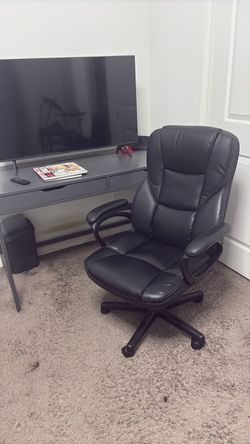 Black Desk Chair