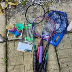 BADMINTON SET