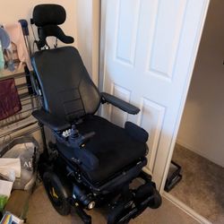 Permobil Corpus M3 - Powered Mobility Wheelchair - *EXCELLENT - FREE DELIVERY*