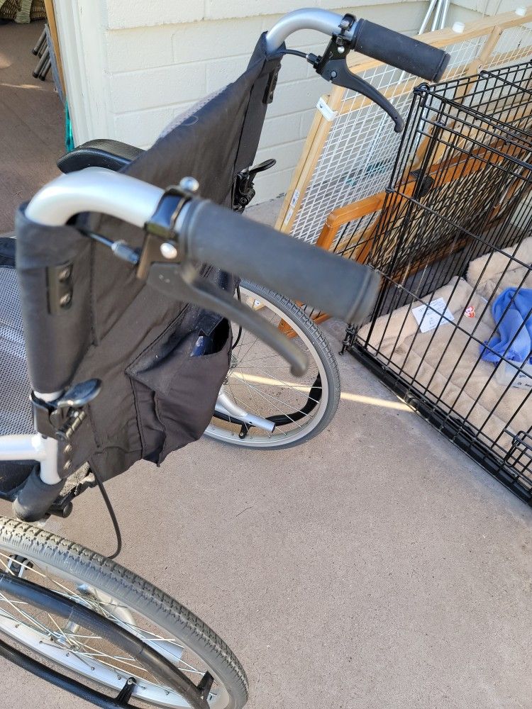 Nice Lot Of 2 Wheelchairs, 3 Walkers In Excellent Condition