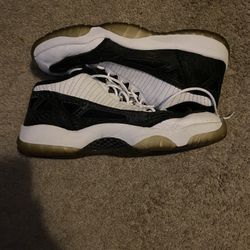 NIKE AIR JORDAN RETRO 11 IE