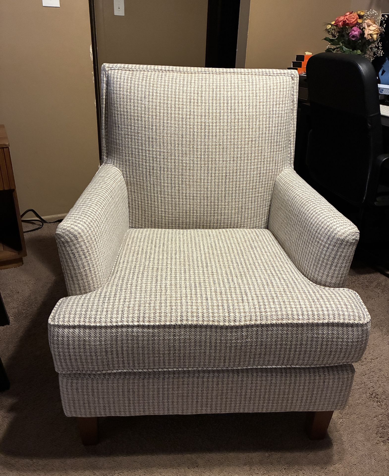 NEW Mackenzie Accent Chair