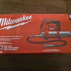 Milwaukee M18 Cordless 2-Speed Grease Gun New Tool-Only