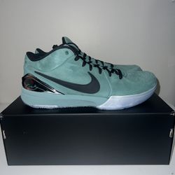 Size 12 Nike Kobe 6 “Girl Dad”
