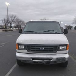 04 Ford e250 cargo van