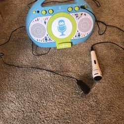 Child’s Karaoke Machine 