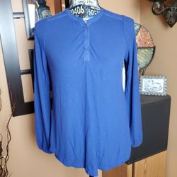 SJB BLUE 3 BUTTON RIBBED TEXTURE LONG SLEEVE TOP!