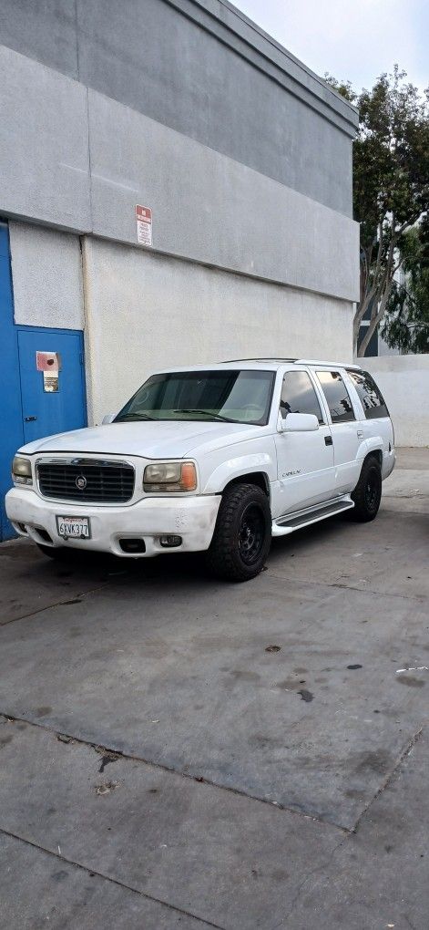 Cadillac Escalade 4x4 V8 5.7 Trade For Honda Crv Or Silverado
