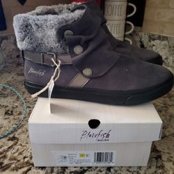 Ladies Blowfish New Suede Short https://offerup.co/faYXKzQFnY?$deeplink_path=/redirect/