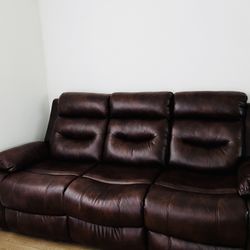 RECLINING COUCH