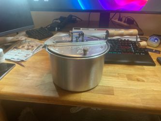 WHIRLY POP POPCORN MAKER