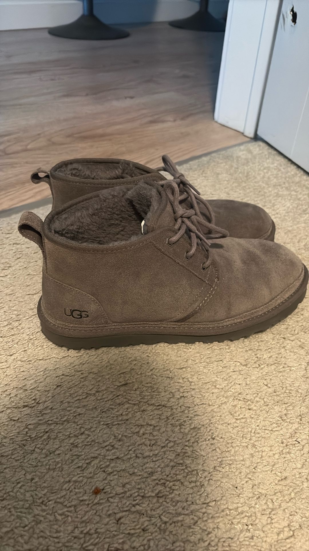 Gray Uggs Sze 12