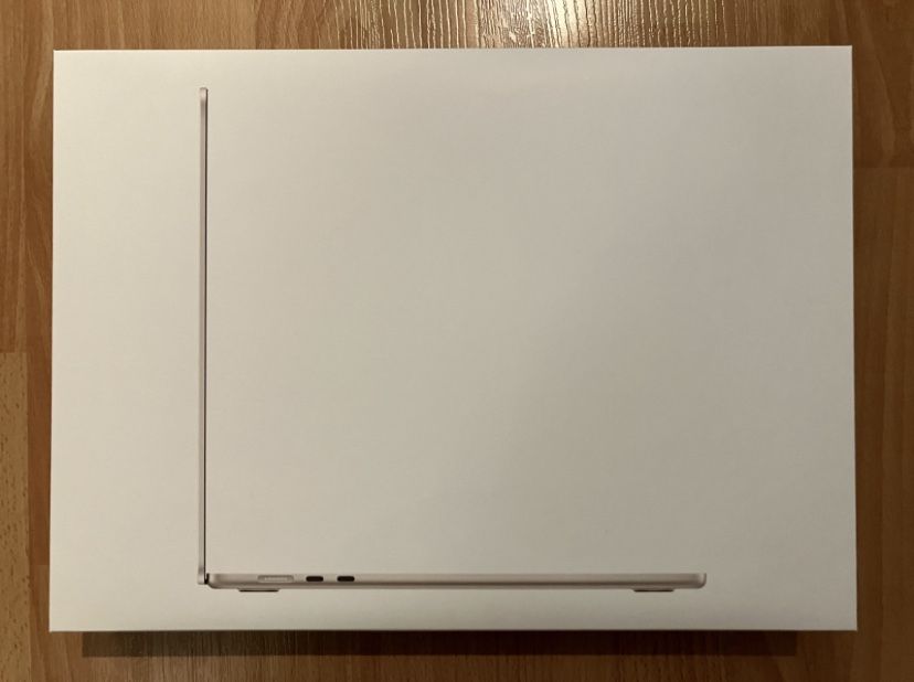 New Sealed 2023 Apple M2 MacBook Air Starlight 15.3-in Display 8GB RAM 256GB SSD