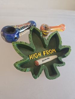 Vintage High From Nashville Ash Tray & Pipes
