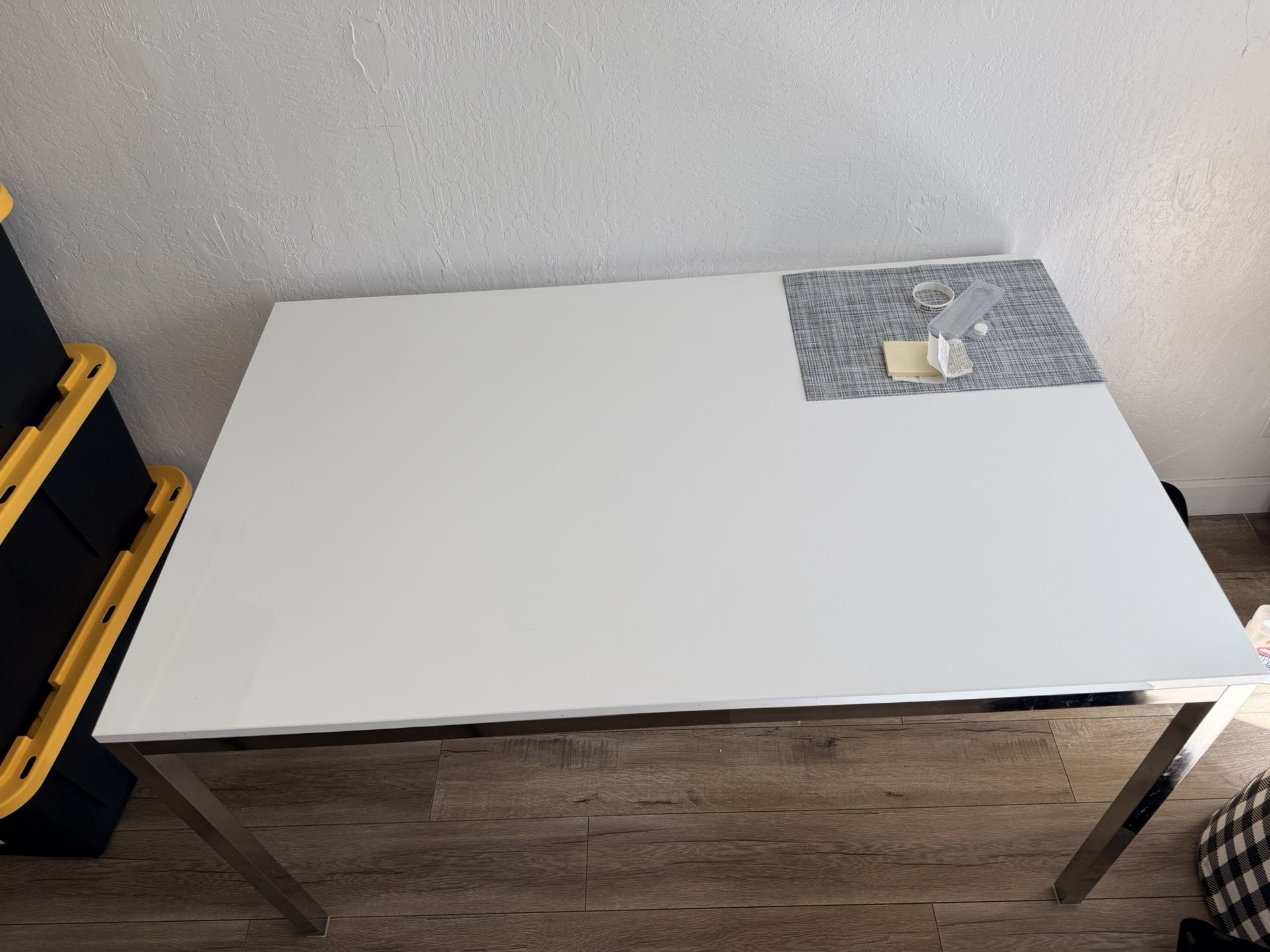 Modern Dining Table 