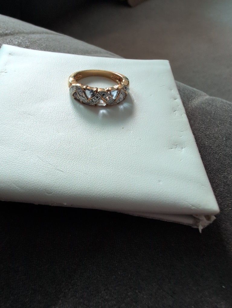 Ring Yellow Gold with Amethyst and Crystal stones