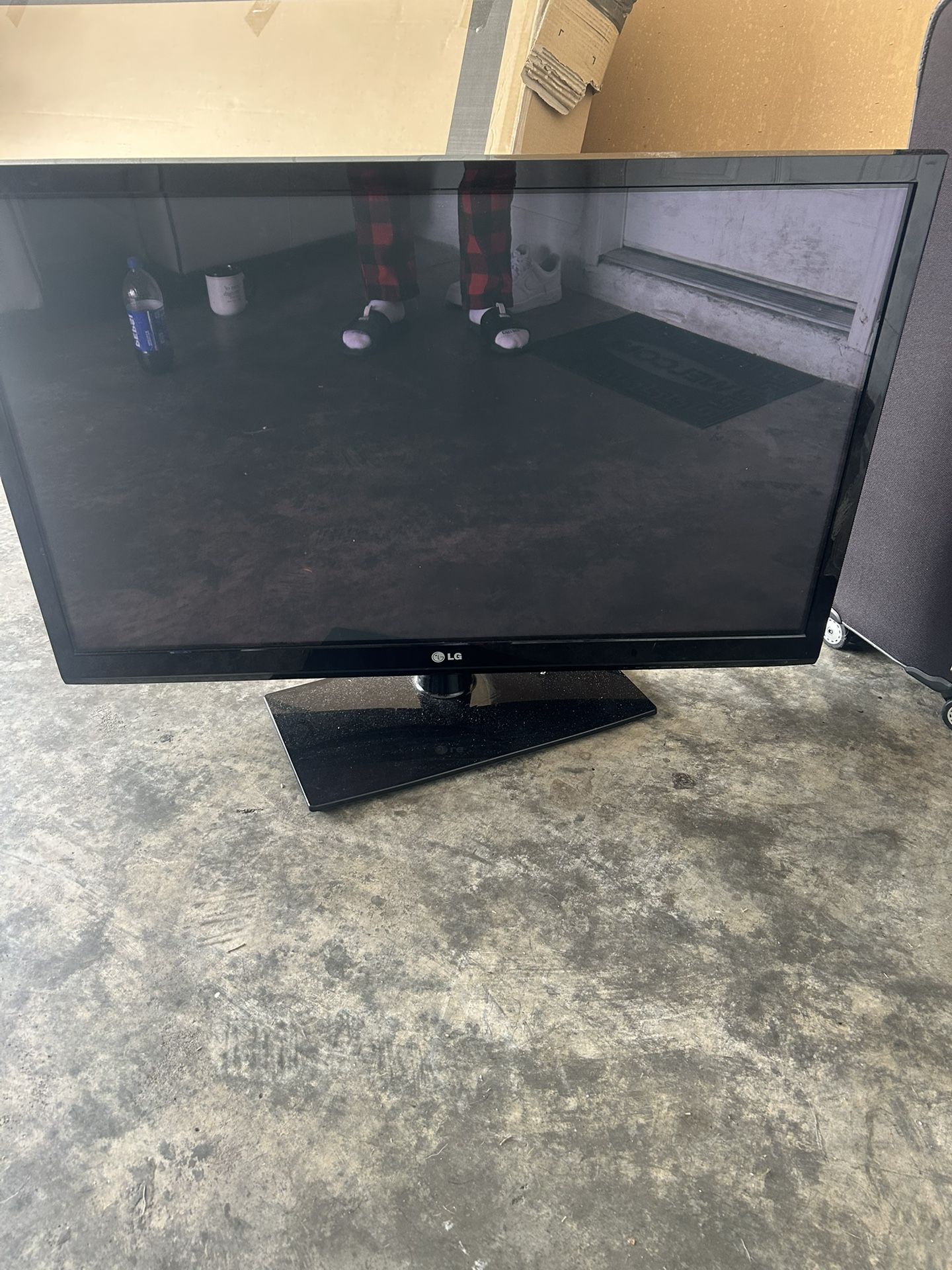 42” Plasma LG Tv