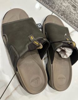 New Sandals size 12