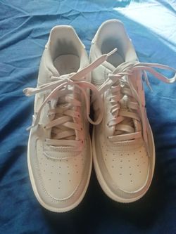 Nike Air Force 1 Low White Sneakers size 6 youth