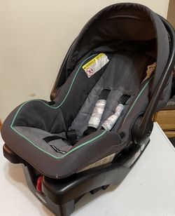 Graco SnugRide® SnugLock® 30 Infant Car Seat with Base