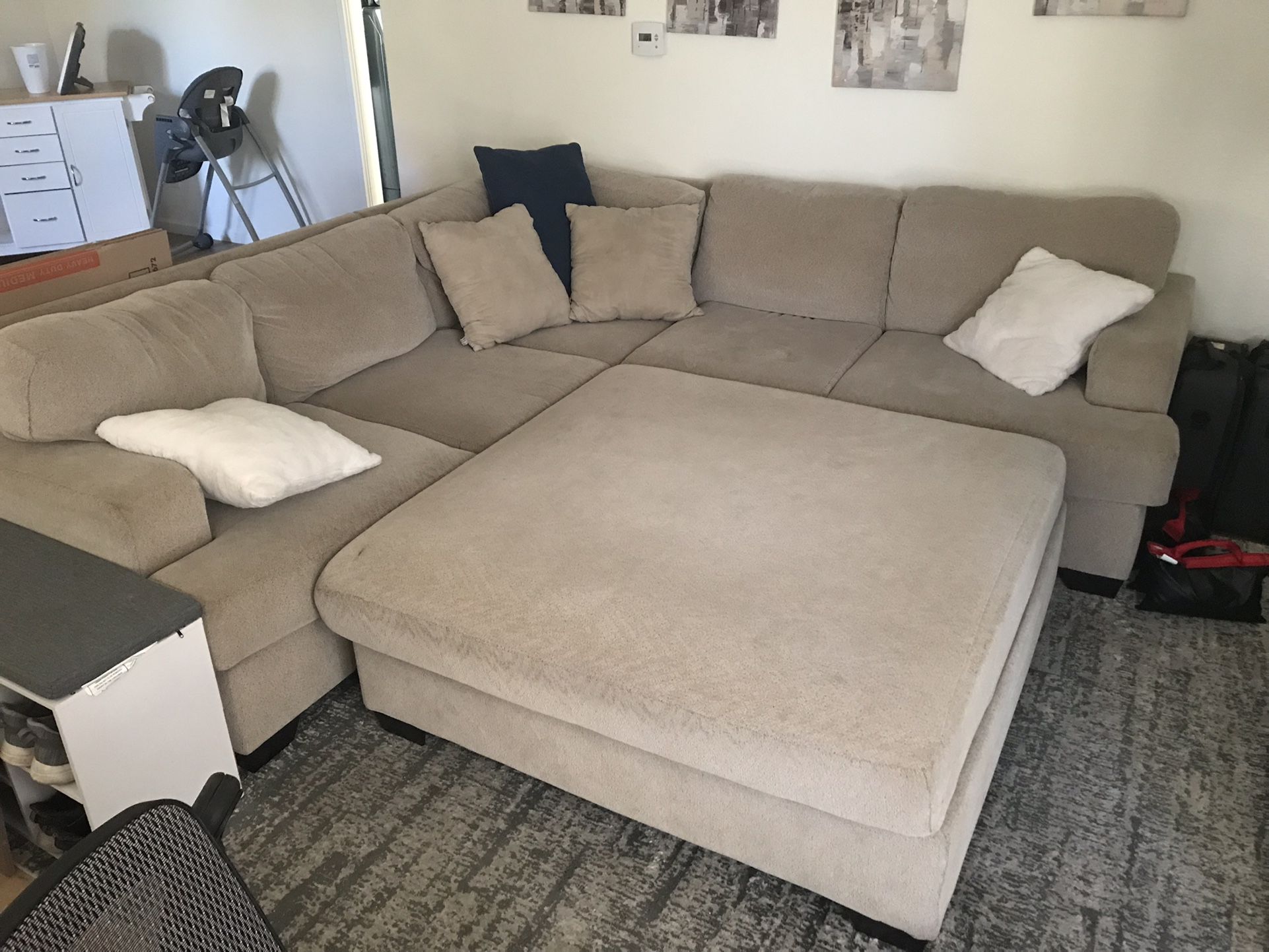 Living Room Couch - Large L Couch 