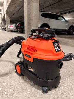 Selling portable and compact vacuum. Armor All AA255W Wet/Dry Shop Vacuum – 2.5 Gallon