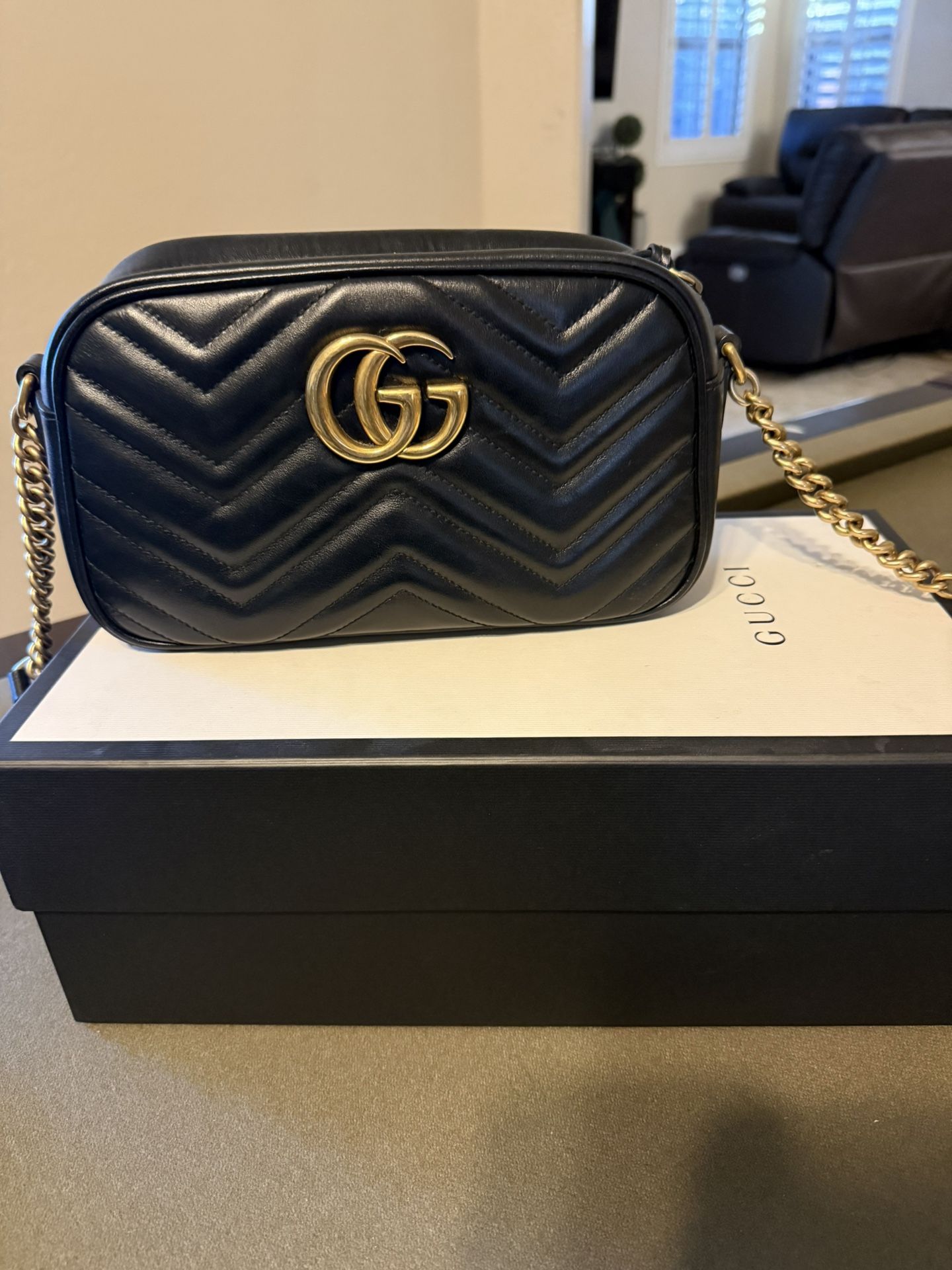 AUTHENTIC Gucci Marmont Bag