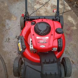 Self Propelled Troy Bilt 
