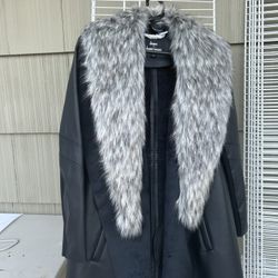 Beautiful NEW WT WOMENS COAT