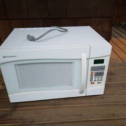 Free Emerson Microwave Oven For Parts Or Repair