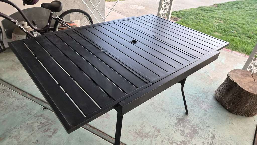 Patio Table For Sale !! 