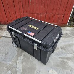 Dewalt rolling tool chest.  50gal