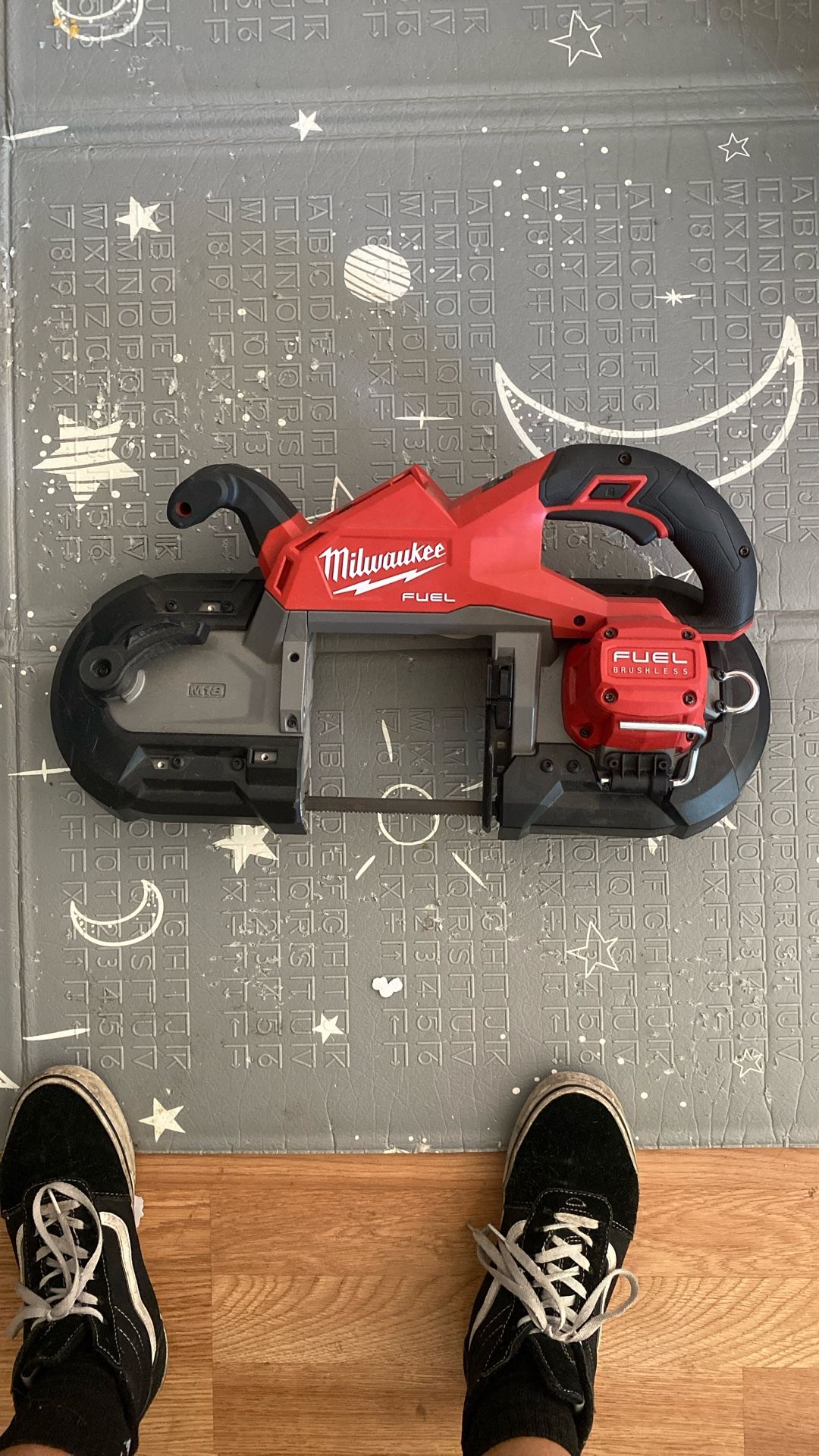 Milwaukee Deep Cut Band Saw