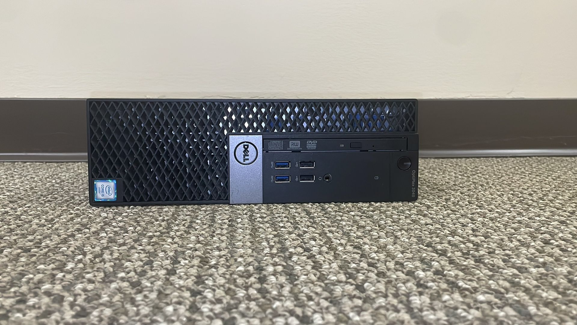 Dell Desktop Intel CPU, 16GB of RAM, 256GB SDD