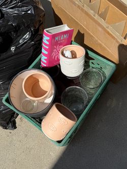 Mixed Home Decor Lot – Pots & Vases