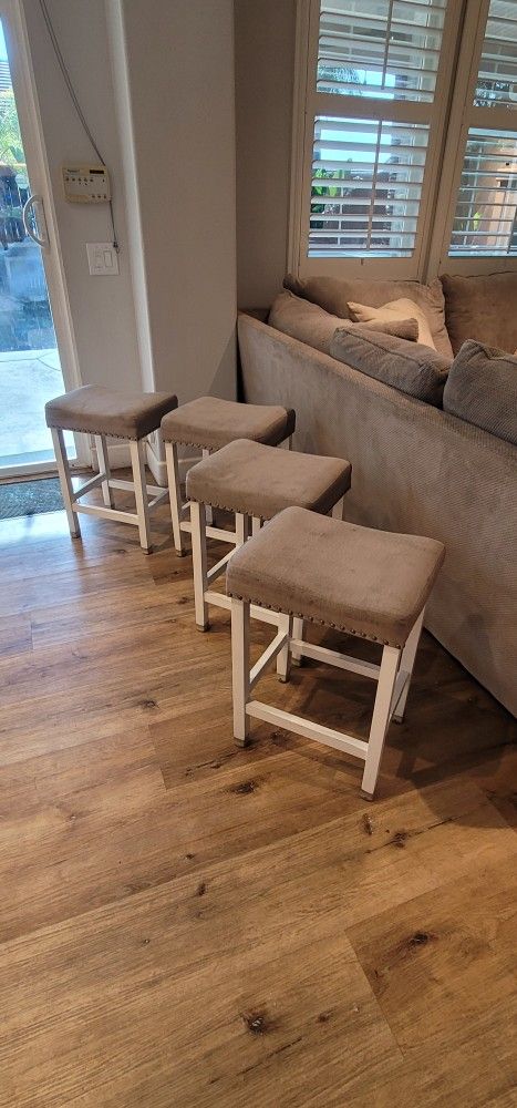 4 Modern Counter Bar Stools Gray And White