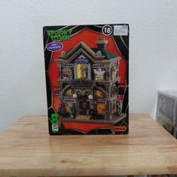 MIB Spooky Town Fearful Fashion Clothiers Lemax Halloween Town Village Set Michael Holiday 
