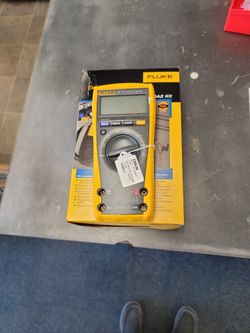 Fluke 179 Multimeter W/ Leads