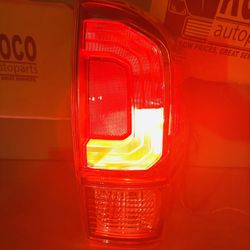 2016 - 2022 TOYOTA TACOMA HALOGEN TAIL LIGHT RIGHT PASSENGER SIDE OEM TESTED