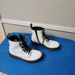 Ladies Boots Like New Sz 5