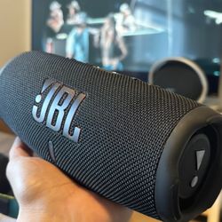 JBL Charge 5 - Portable Waterproof Speaker with Powerbank - Black